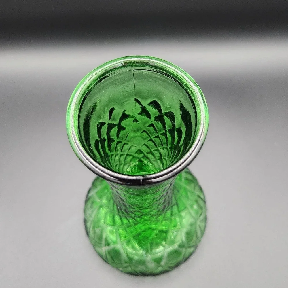 Vintage Emerald Green 4095 unmarked Hoosier Glass Bud‎ Vase